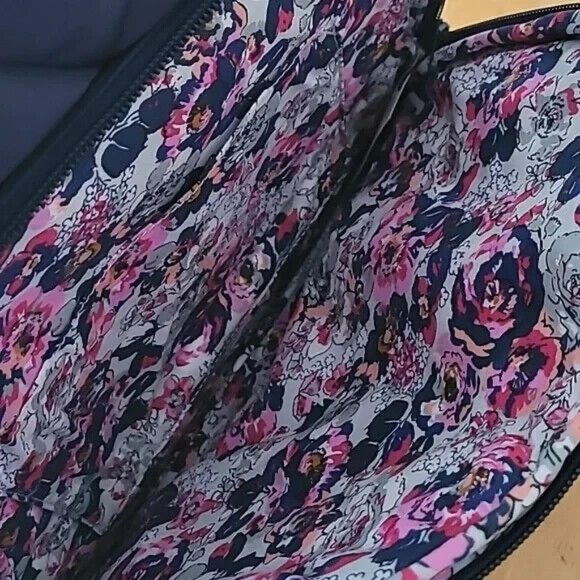 New Vera Bradley Ultralight Medium quilted Backpack in scroll navy - Picture 5 of 5